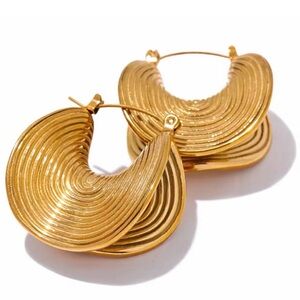 🌸MOTHERS DAY SPECIAL 🌸PVD Gold Plated Stainless Steel Asymmetrical Hoop Earrings